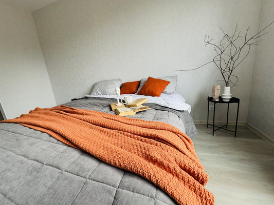 Купить --комнатную квартиру