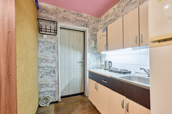 Купить --комнатную квартиру