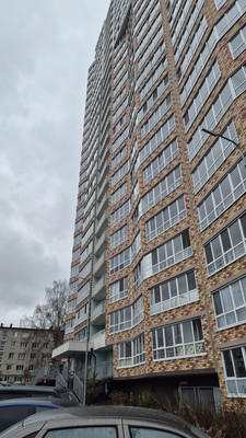 Купить --комнатную квартиру