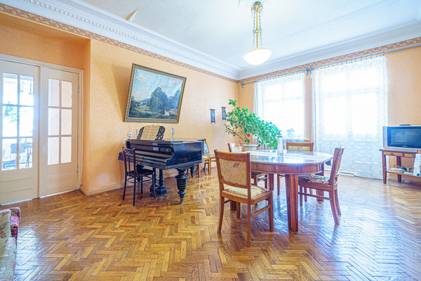 Купить 4-комнатную квартиру