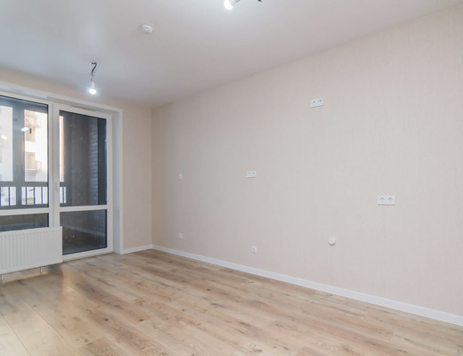 Купить --комнатную квартиру